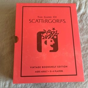 NIB Scatergories Game Vintage Bookshelf Edition
